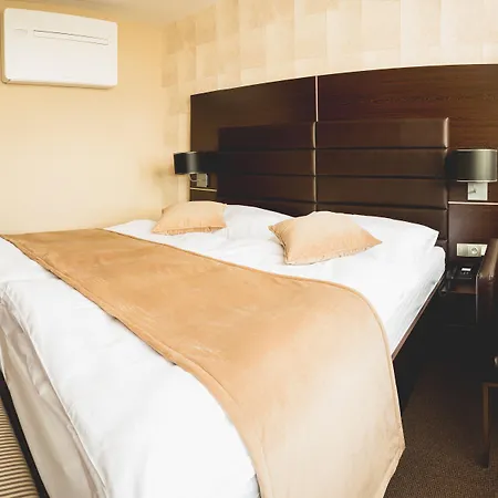 Interhotel Tatra Otel 4*
